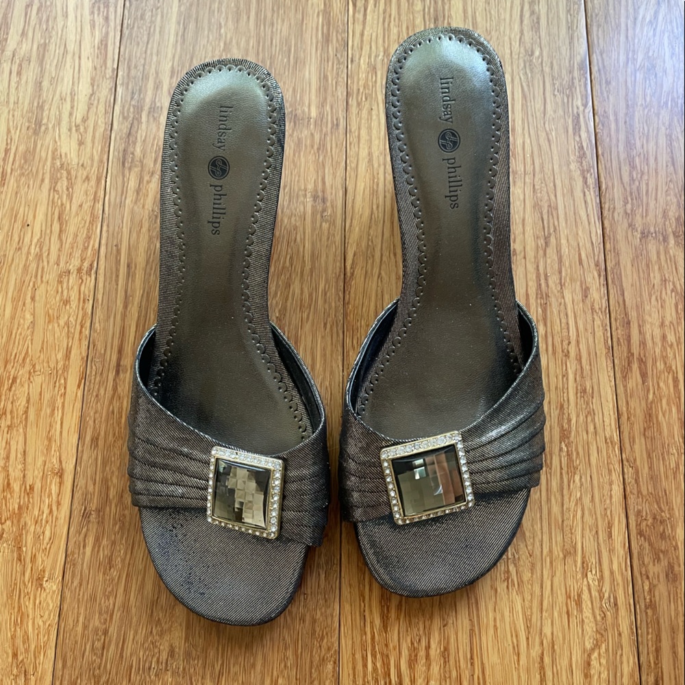 Lindsay Phillips blingy slip on low heal shows barely worn if ever. Size 7